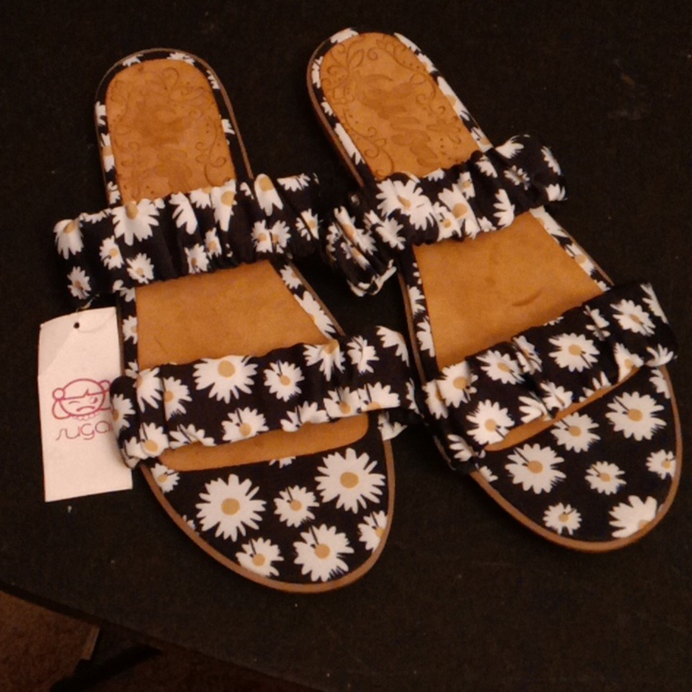NWT Sugar Daisy Sandals Sz 11